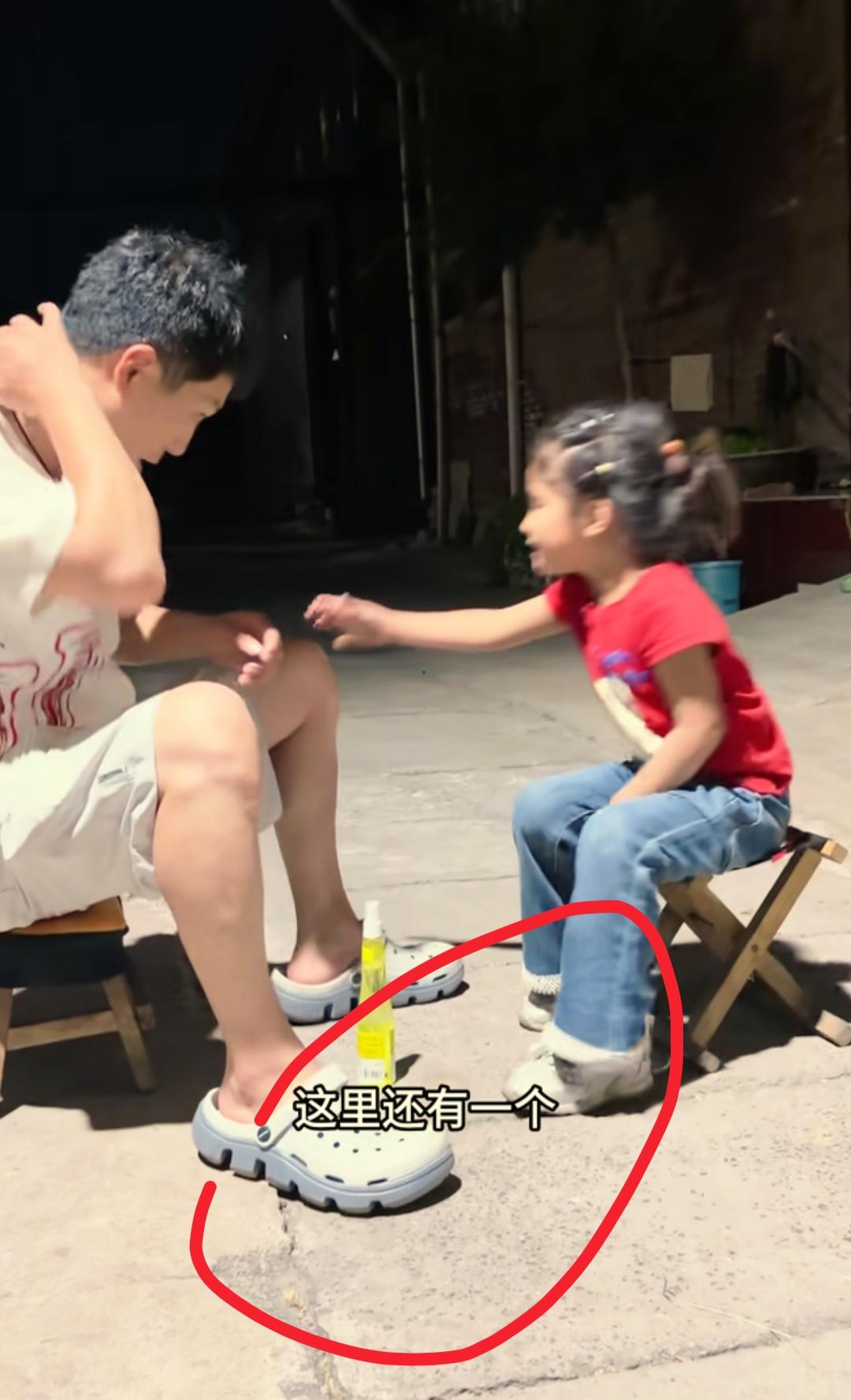 我开始有点理解李超群了
能把受过创伤的女儿养得这么开朗，谁会不认可啊？不仅是因为