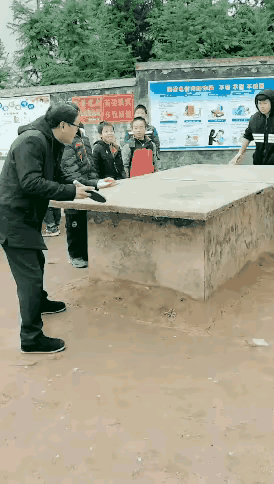 老师现身说法，教给了学生们兵不厌诈的道理，真是一日为师，处处为师啊[捂脸]