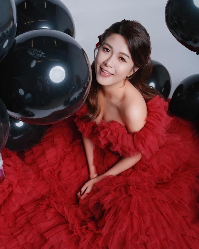女仔就是要懂得宠爱自己，江嘉敏11月4日30岁生日，庆祝活动接近2个月都未完，近