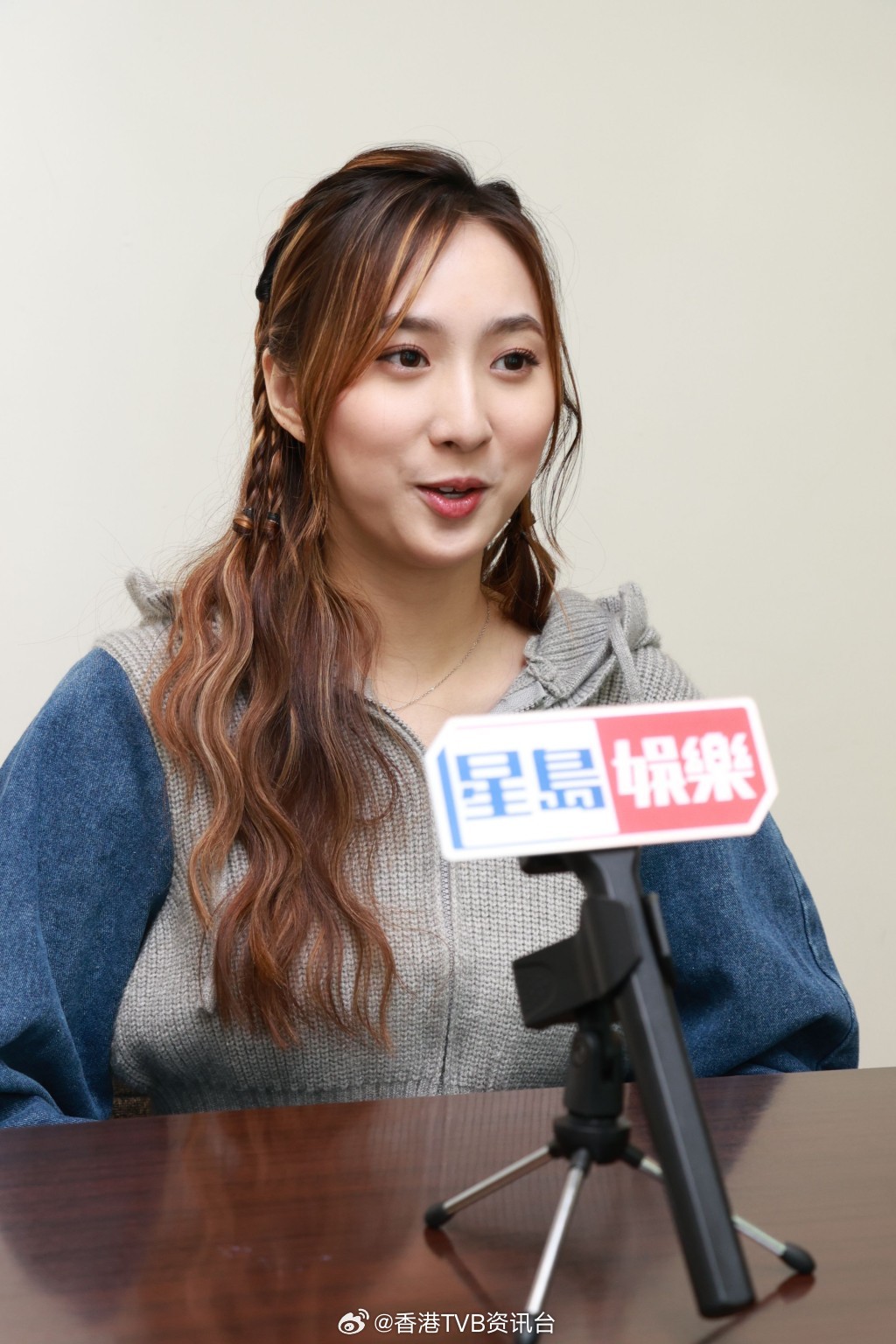 星岛：钟柔美深陷绯闻及说谎风波 自责表达能力差 幸获粉丝家人力撑走出低谷｜名人杂