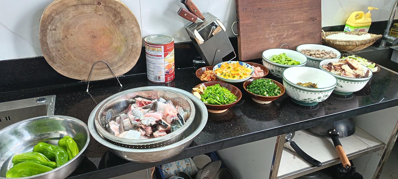 清明去重庆农村看同学建房，折腾两年才明白，知足才是最大的福气
 
人懂知足心自安