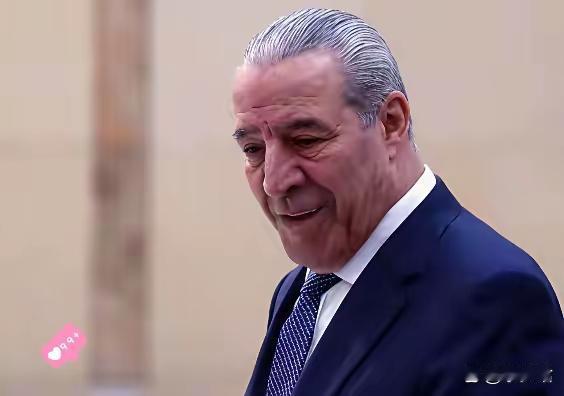 快讯 快讯
巴勒斯坦颁布总统令
当地时间10月26日，巴勒斯坦民族权力机构主席马