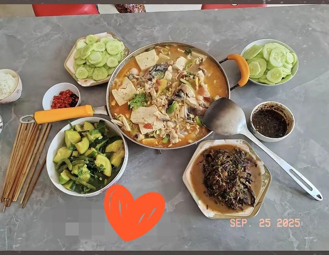 本来想着用一桌子农村有机菜，看看儿子女朋友是不是实在人，结果这顿饭直接把人看明白