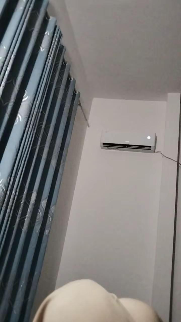 终于也是有空调的人了，今晚不怕热了。
