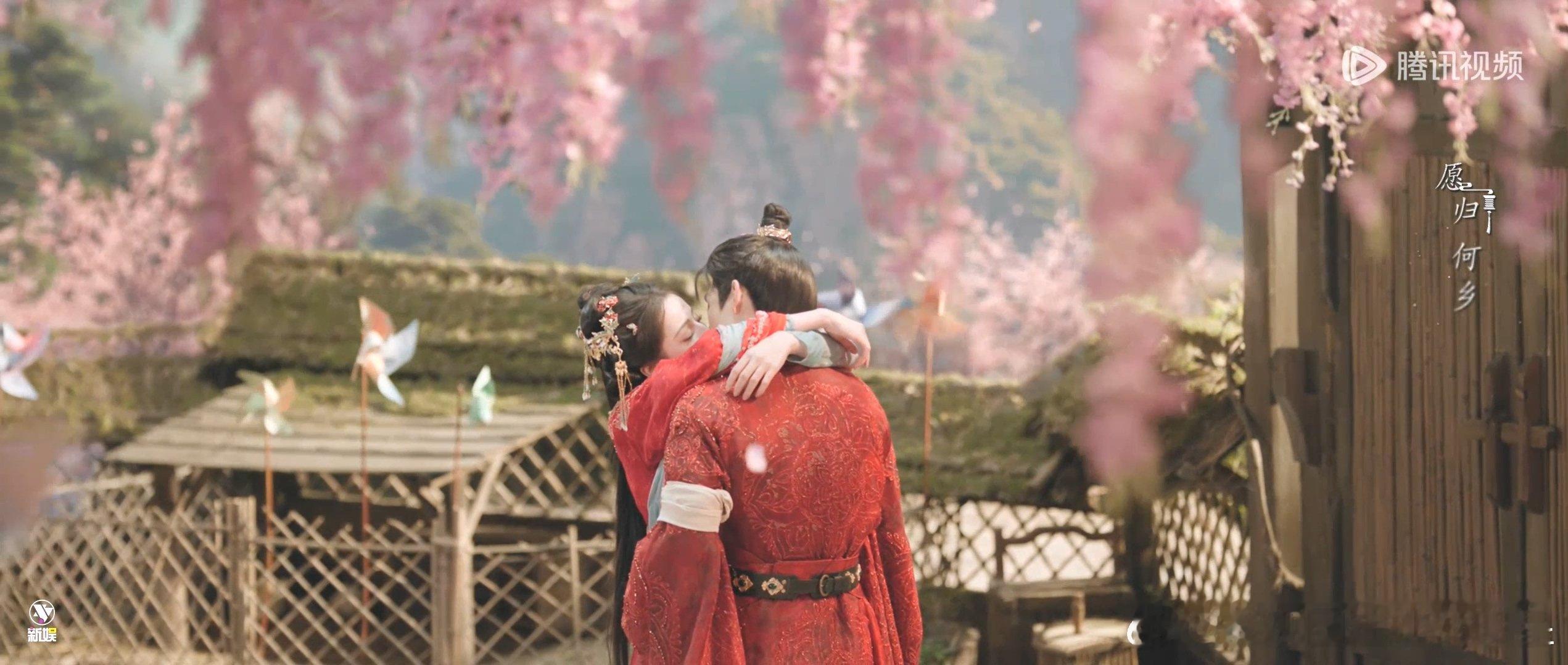 迪丽热巴陈飞宇5小时吻戏剩10秒迪丽热巴陈飞宇吻戏剪辑等等这个《白日提灯》，迪丽