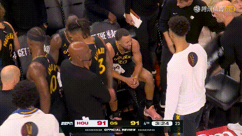 库里摸了摸左膝火箭vs勇士