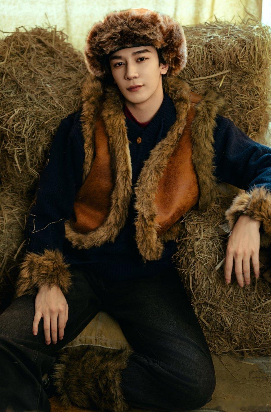 夏之光这组写真被称为光头强写真这穿搭风格也太像了～ 