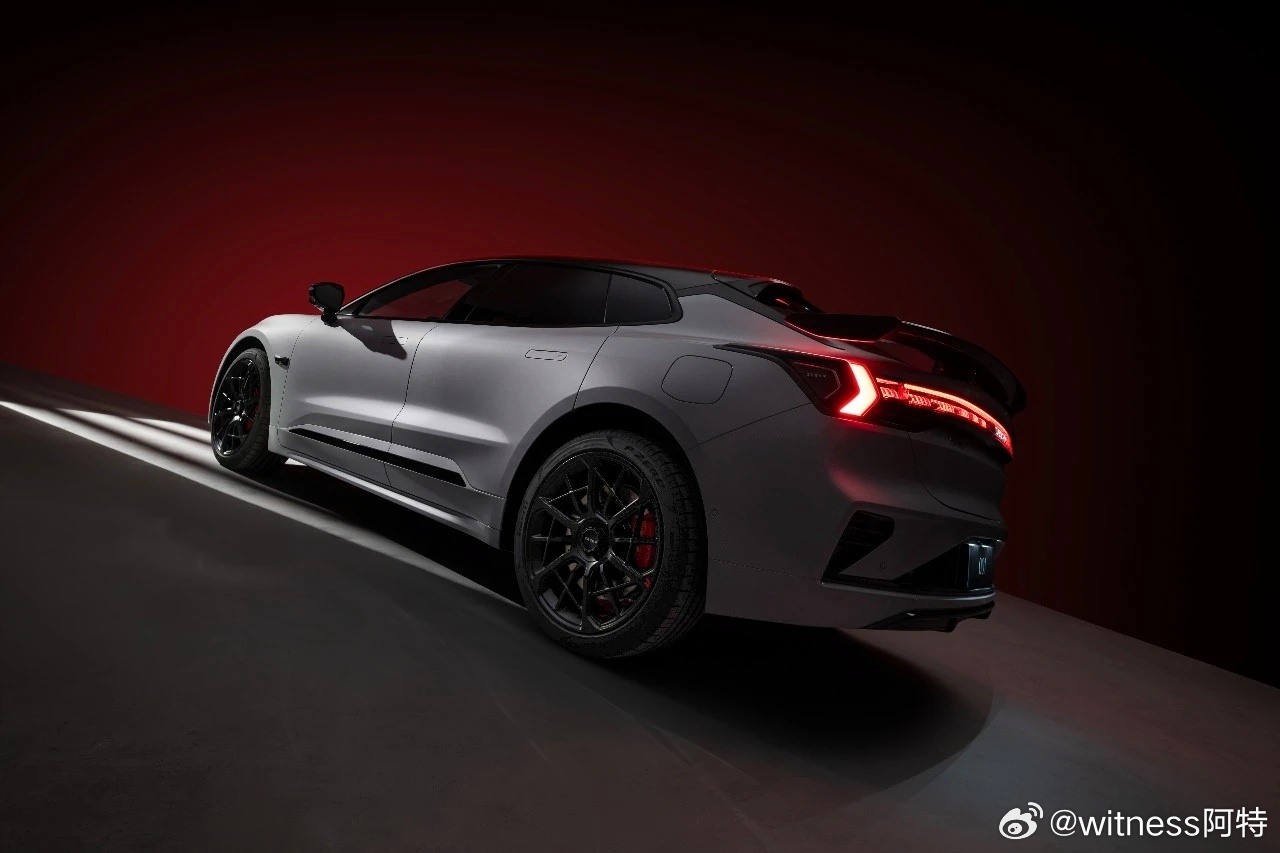 极氪001 五周年纪念版！五年了，001这套外观设计语言放在今天依然很能打！极氪