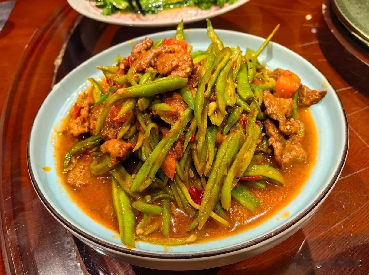 任谁都没想到，番茄作为最朴素的食材，其价格却像黄金般疯狂飙升！在今年初，番茄价格