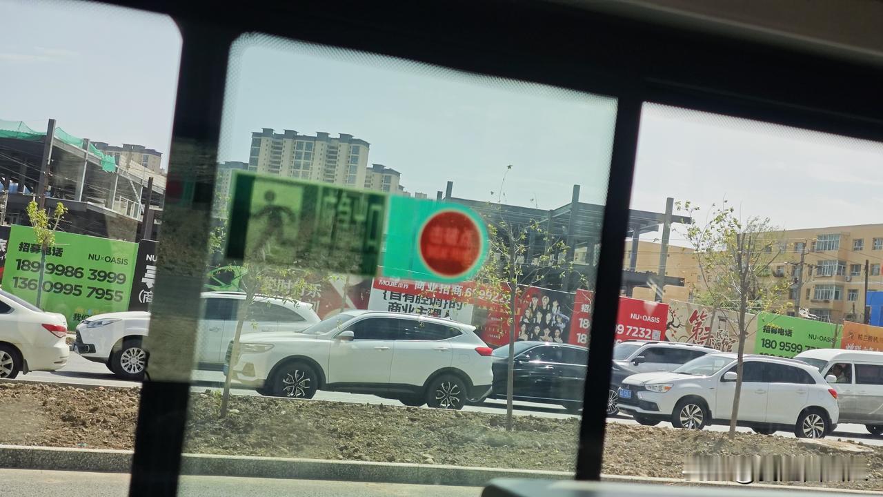 本应成为今年西山片区最受瞩目的商业文旅标杆项目之一，不知道为何到现在还是一副死气