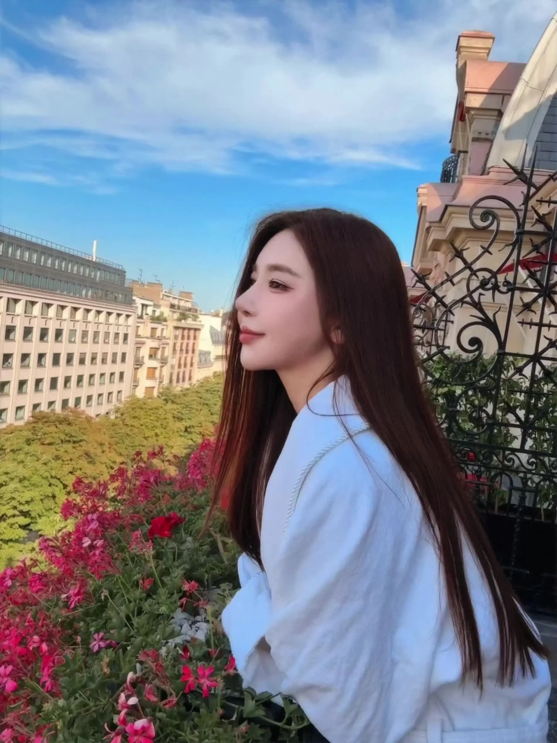 总以为时间很慢 可马上就又要到下一个冬天 巴黎