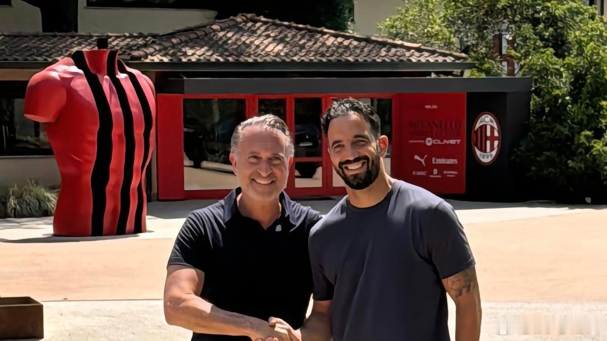 【MN】阿莫林🇵🇹在米兰内洛受到了老板卡迪纳莱的迎接，后者亲自在停车处外等他