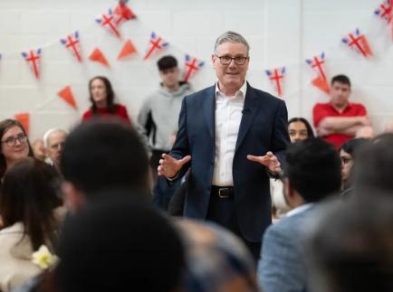 如果美国真的脱欧，那么第一个脱美的欧洲国家就是英国，他们甚至可能重新回到欧盟的怀