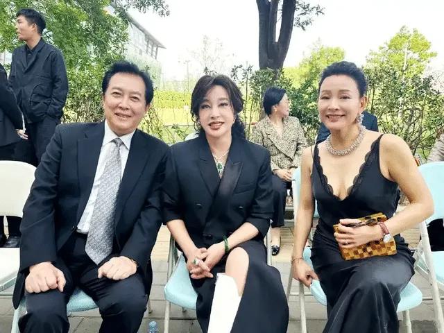 论扮嫩，还是得看刘晓庆！