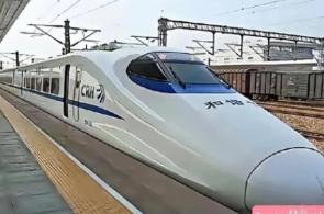 怪不得要大力发展高铁，它的耗能成本太让人意外了。一辆高铁载有500人，时速300