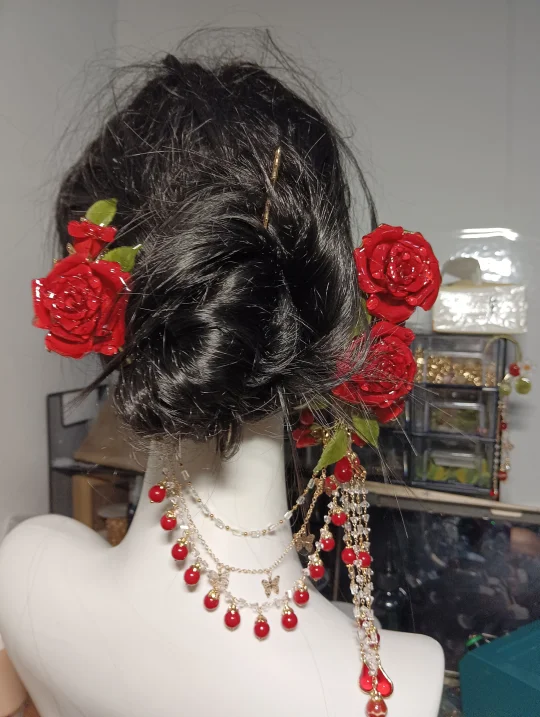 订婚结婚都可以用的小玫瑰发簪