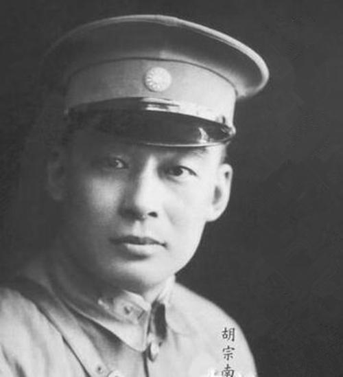 1962年，蒋介石前去探望病重的胡宗南，胡宗南跟蒋介石抱怨：“台湾真的没意思！”