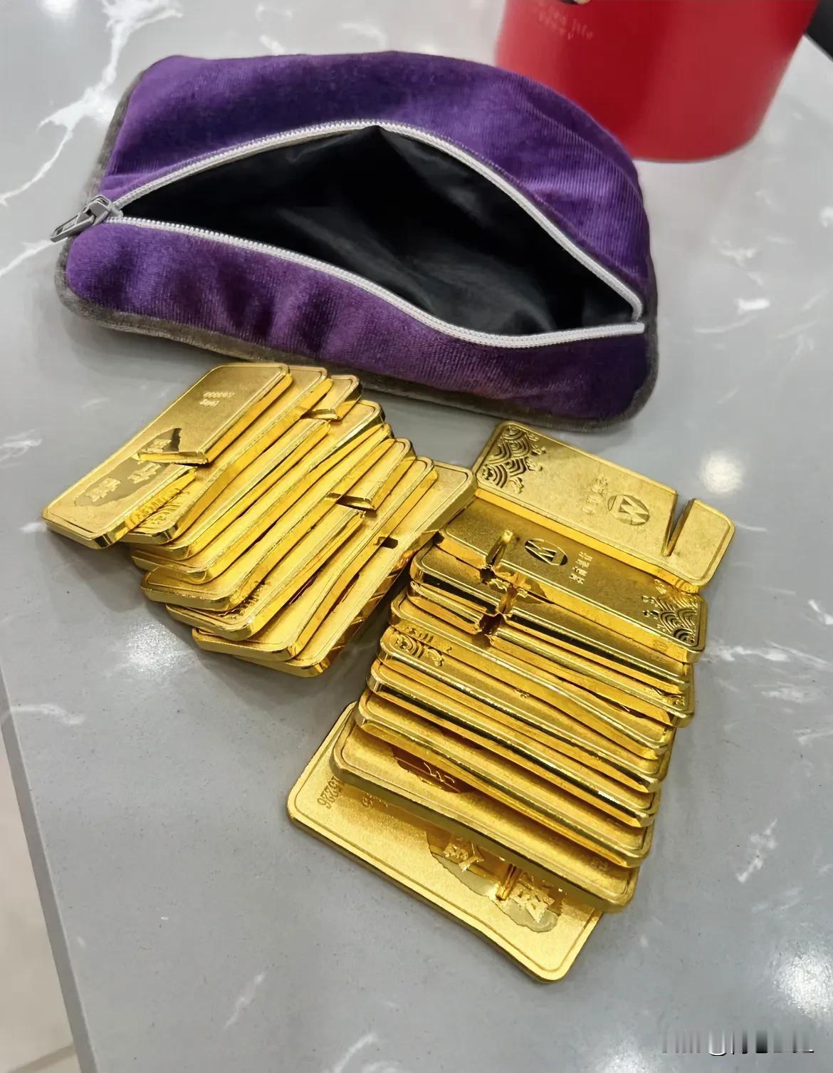 368一克买的，现在市面上值多少？要说女人有远见，那我可不敢胡说八道！你们看我媳