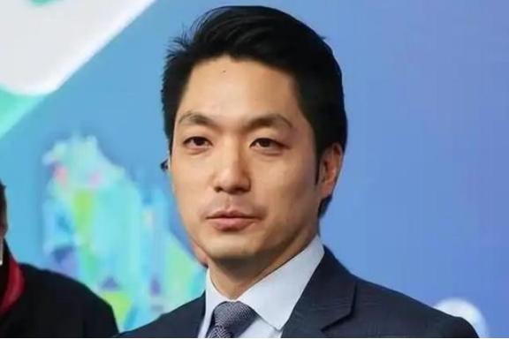 台北市市长、蒋介石的曾孙蒋万安直接把话撂下了！他当着媒体的面斩钉截铁地表示，自己