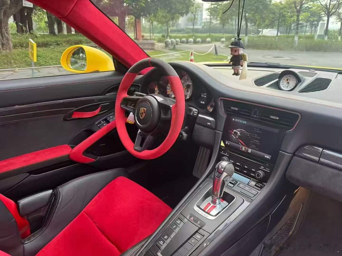 保时捷911 GT2 RS，2019年5月上牌，满配，魏斯阿赫套件 碳陶盘带车衣