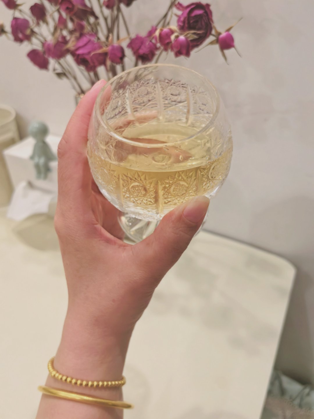 小酌一杯小酌一杯人生尽兴微醺时刻 ​​​