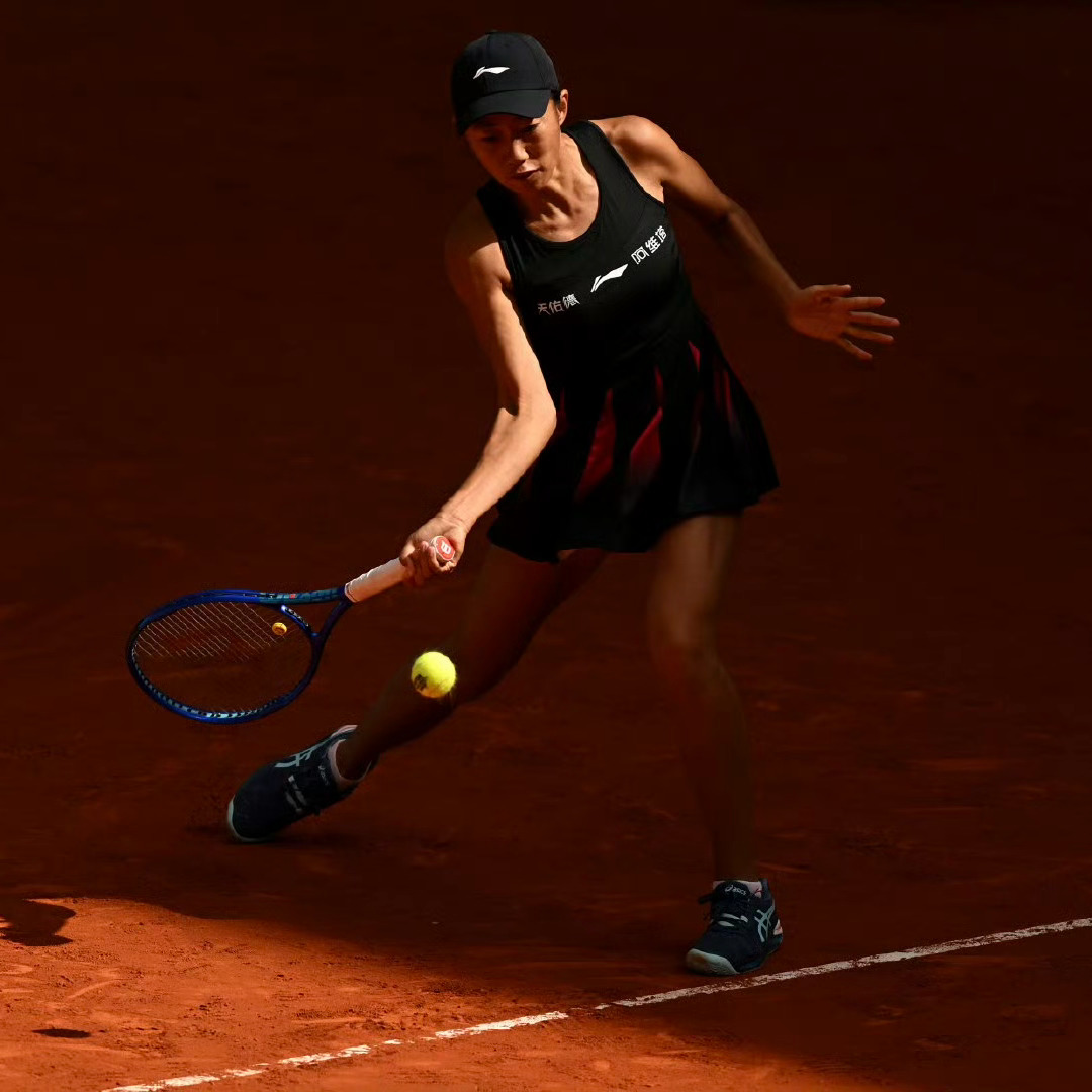 WTA马德里公开赛女单首轮，轰出7记Ace球的张帅以6-4/6-3完胜利斯，终结