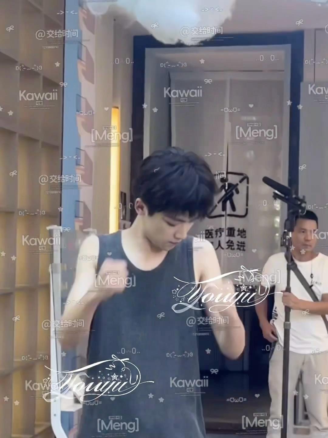 蠢兮兮软乎乎的拳击小猫 cr.youyu 