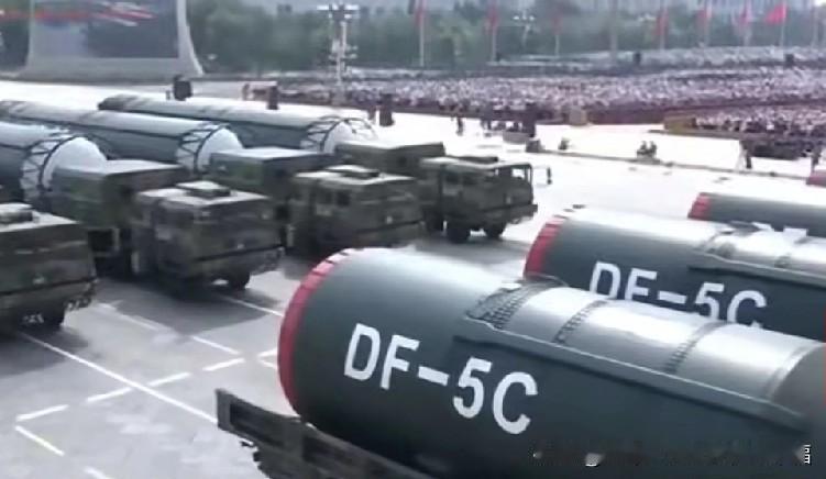 “我们从实力的地位出发同你们讲话”。
九三阅兵之后如果有美国人还像布林肯一样说话