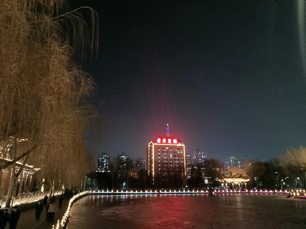 对谁付出，对谁好，不管是给有血缘没血缘的人，哪怕对待一个邻居乡里陌生人都是在给自