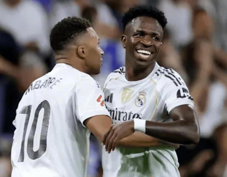 据西班牙《塞尔电台》记者安东-梅亚纳在节目中透露，皇马目前仍未计划在冬窗进行引援