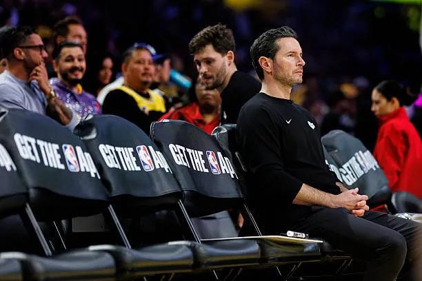 遇到防守强队东契奇进攻能保证
但失误就会增加，里弗斯也会被限制
另外，没有成熟度