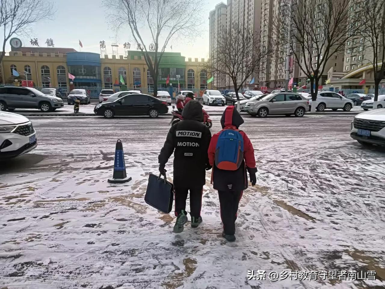 初冬印象（十七）微雪晨光
（手机拍摄：刘建宁，原创图片，使用请注明出处）
 分享