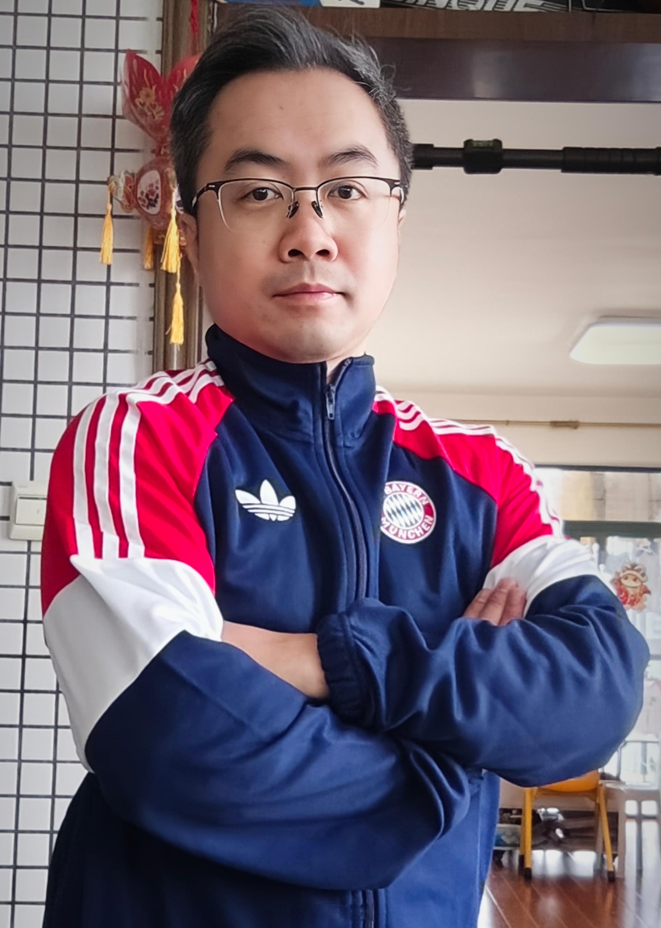 种草这件“校服”很久了，对于我这个广州三中毕业生来说有一种无法抗拒的魔力啊，因为