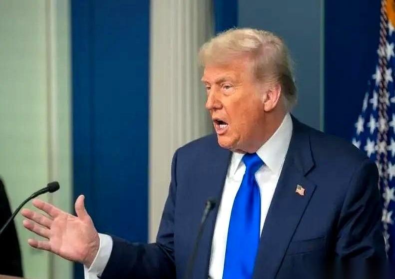 你知道最骚的操作是什么吗？
数据不好看，就把做数据的人给开了。
就业率不行，经济