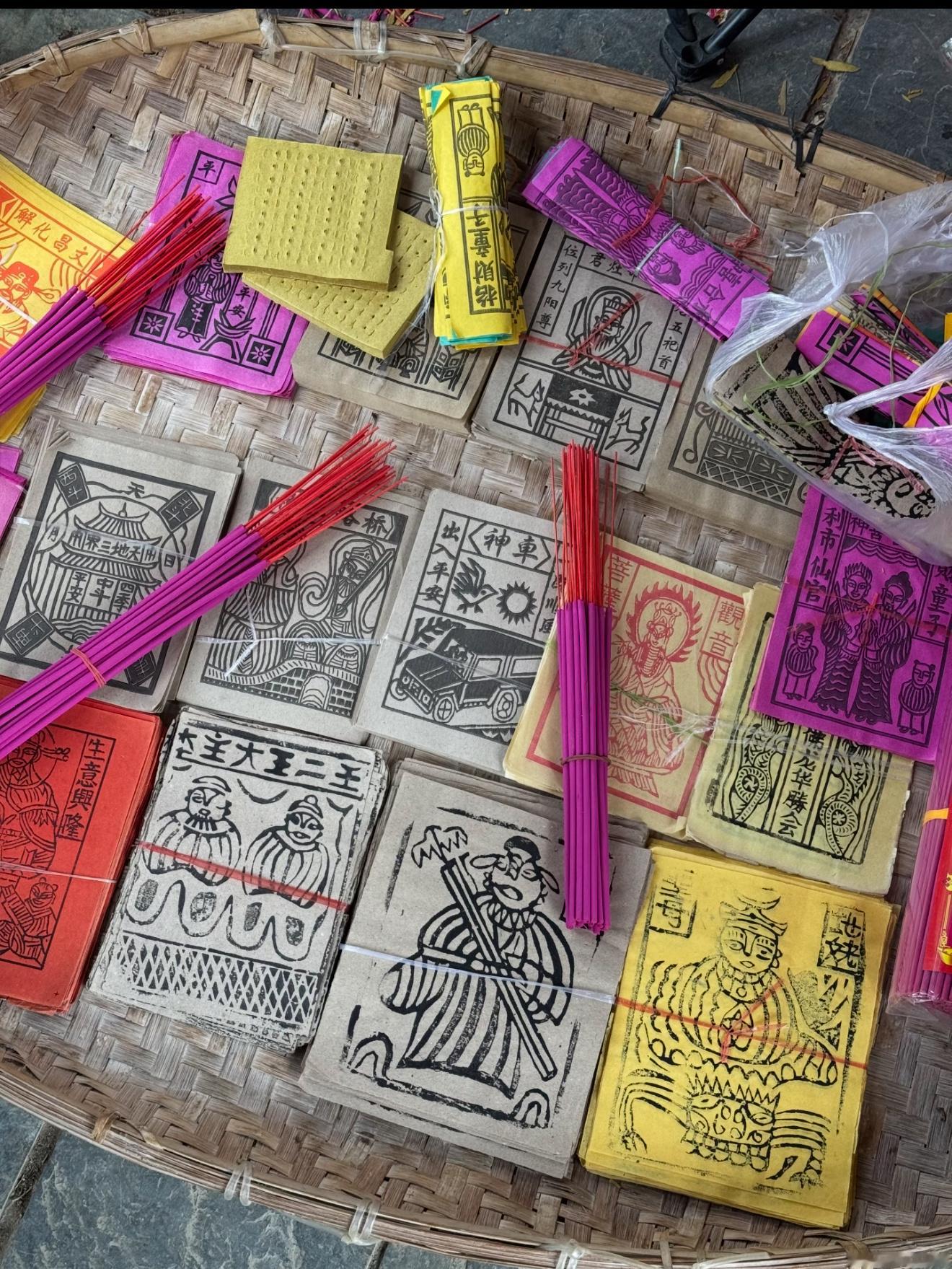 特意来参观下全国唯一专门供奉猪八戒的庙宇八戒寺，民间俗称猪八戒庙，当地叫西庄，相