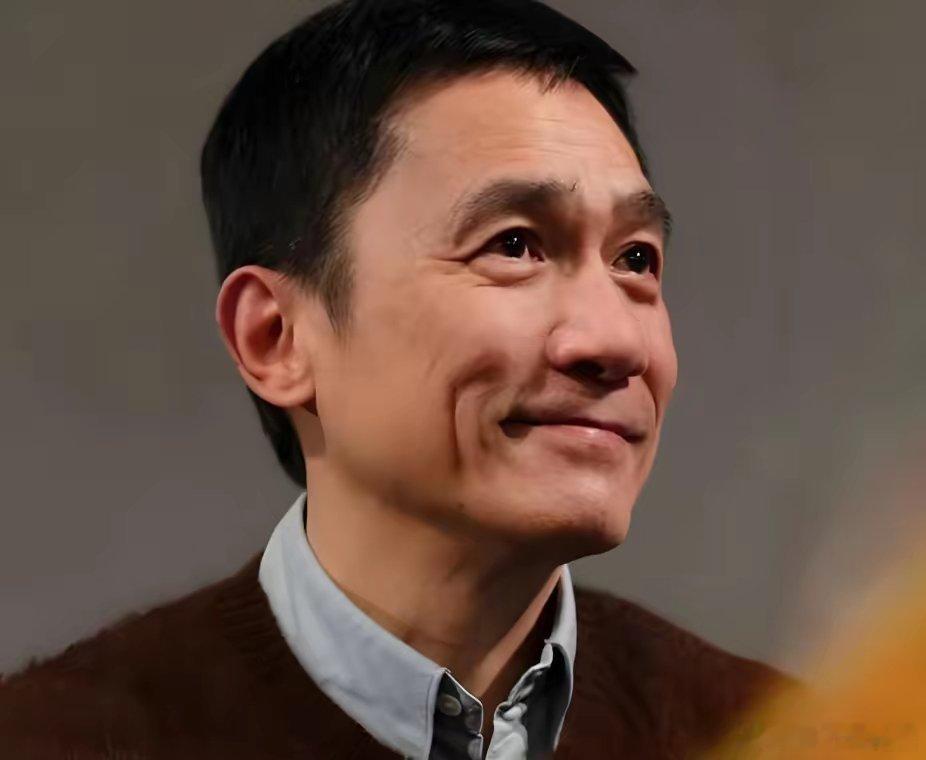 梁朝伟演技好不好我不评价梁朝伟爱不爱国我也不评价但梁朝伟的观众缘和路人缘真的是越