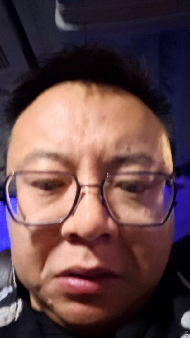 这大雨下的  浑身湿了我一看明天广州也是雨我立刻决定啥都不干了即刻回京！！！！回