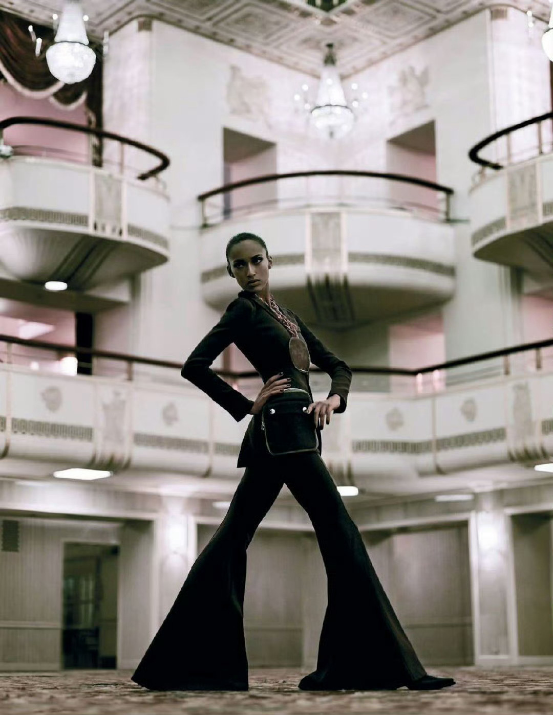 Anais Mali Vogue Arabia 摄影Terry Tsiolis 