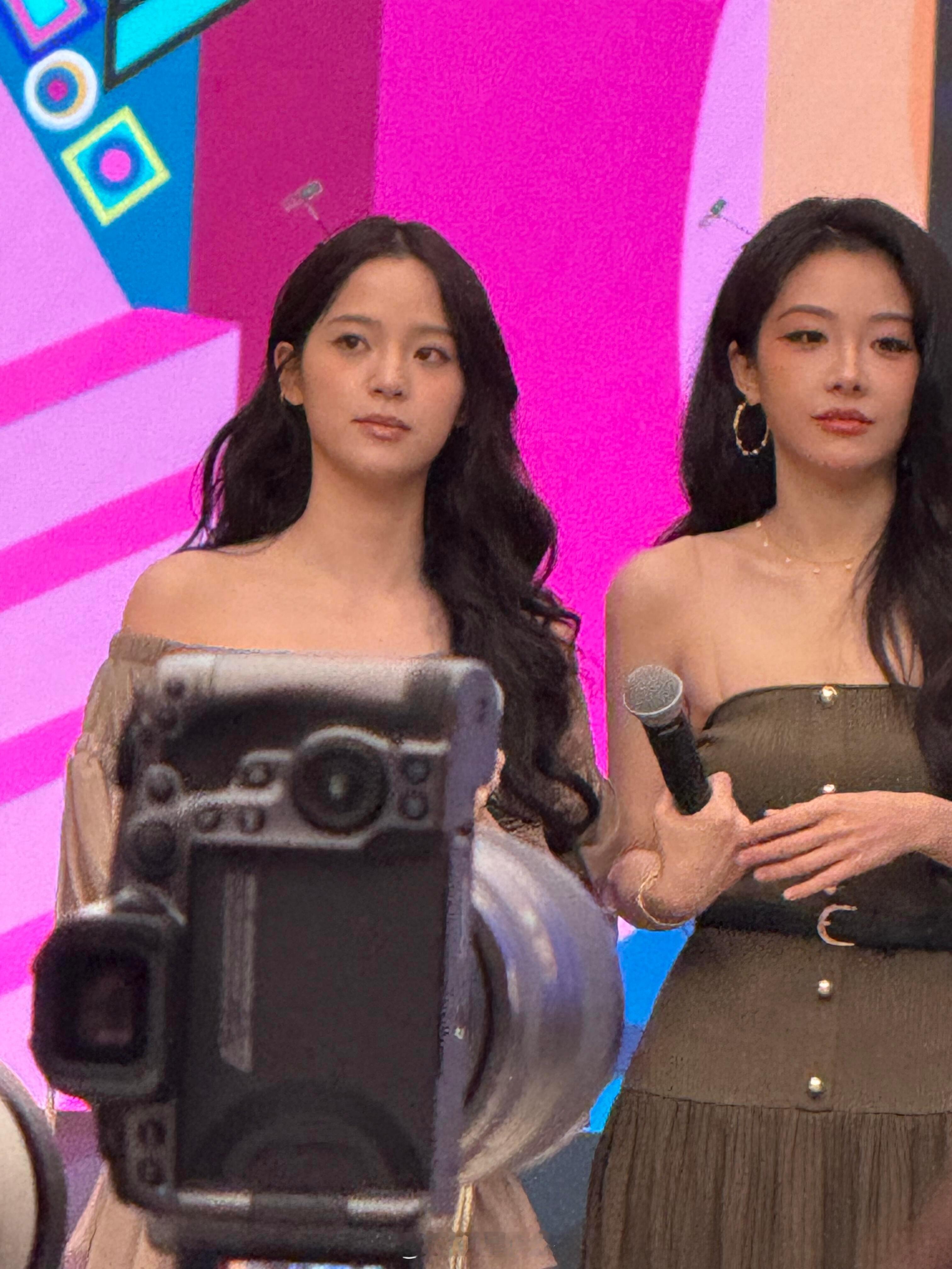欧阳娜娜和喻言那个身材好？ ​​​