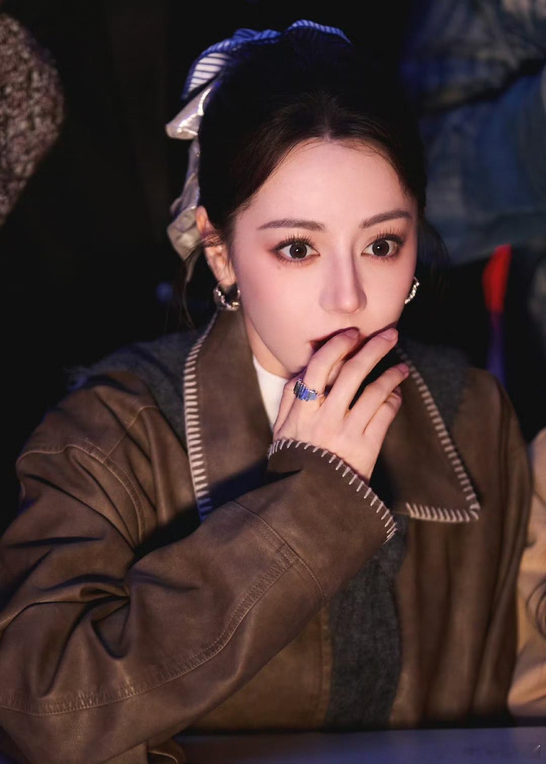 是什么让迪丽热巴瞳孔地震是什么让热巴瞳孔地震 期待 ​​​