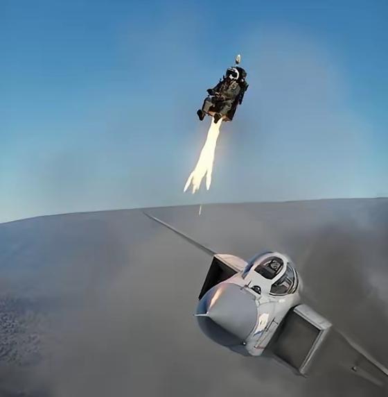 为啥飞行员跳伞后就不能射杀？这可不是战场规矩说说而已，而是被国际法明确禁止的战争