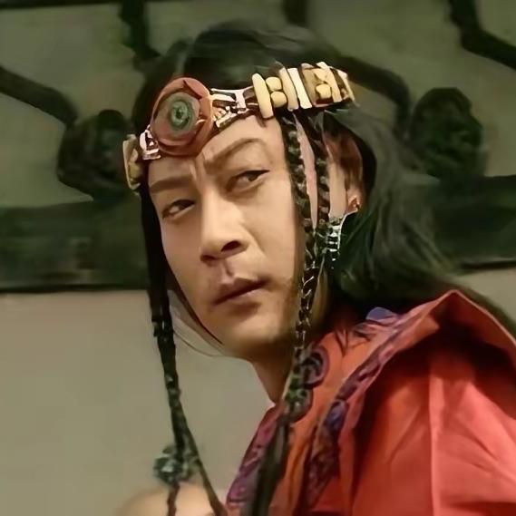 1047年，李元昊看着美艳儿媳，顿时心痒难耐。他一把将没移氏搂在怀中，对儿子说：