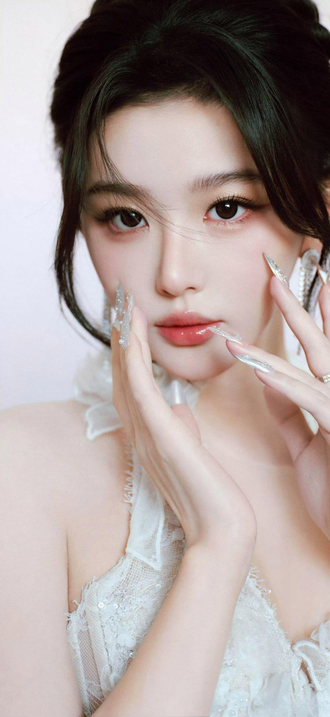 孔雪儿这套高定很漂亮 