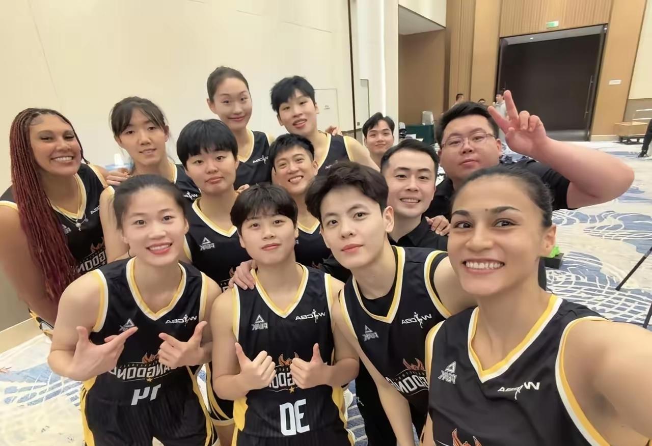 今年的WCBA总冠军，广东女篮卫冕几乎是板上钉钉，没跑了！其实体育竞技谁都不敢说