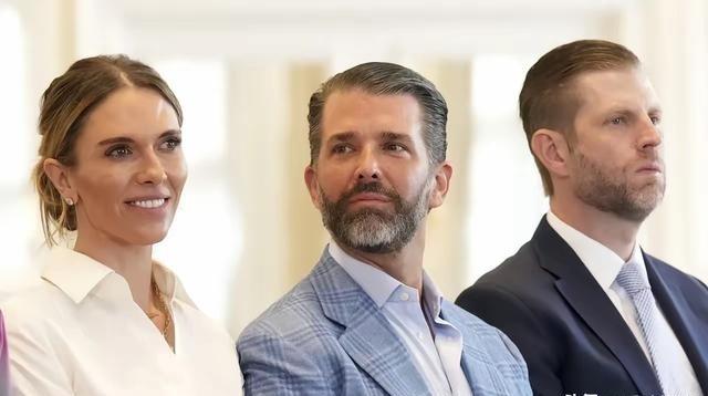 黎巴嫩真主党向以色列发射大批火箭弹，看热闹拍摄的当地老百姓称多达上百枚。对于黎巴