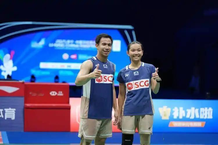 刚刚结束了一场2025日本羽毛球大师赛混双决赛，混双1号种子、世界第排名3的泰国