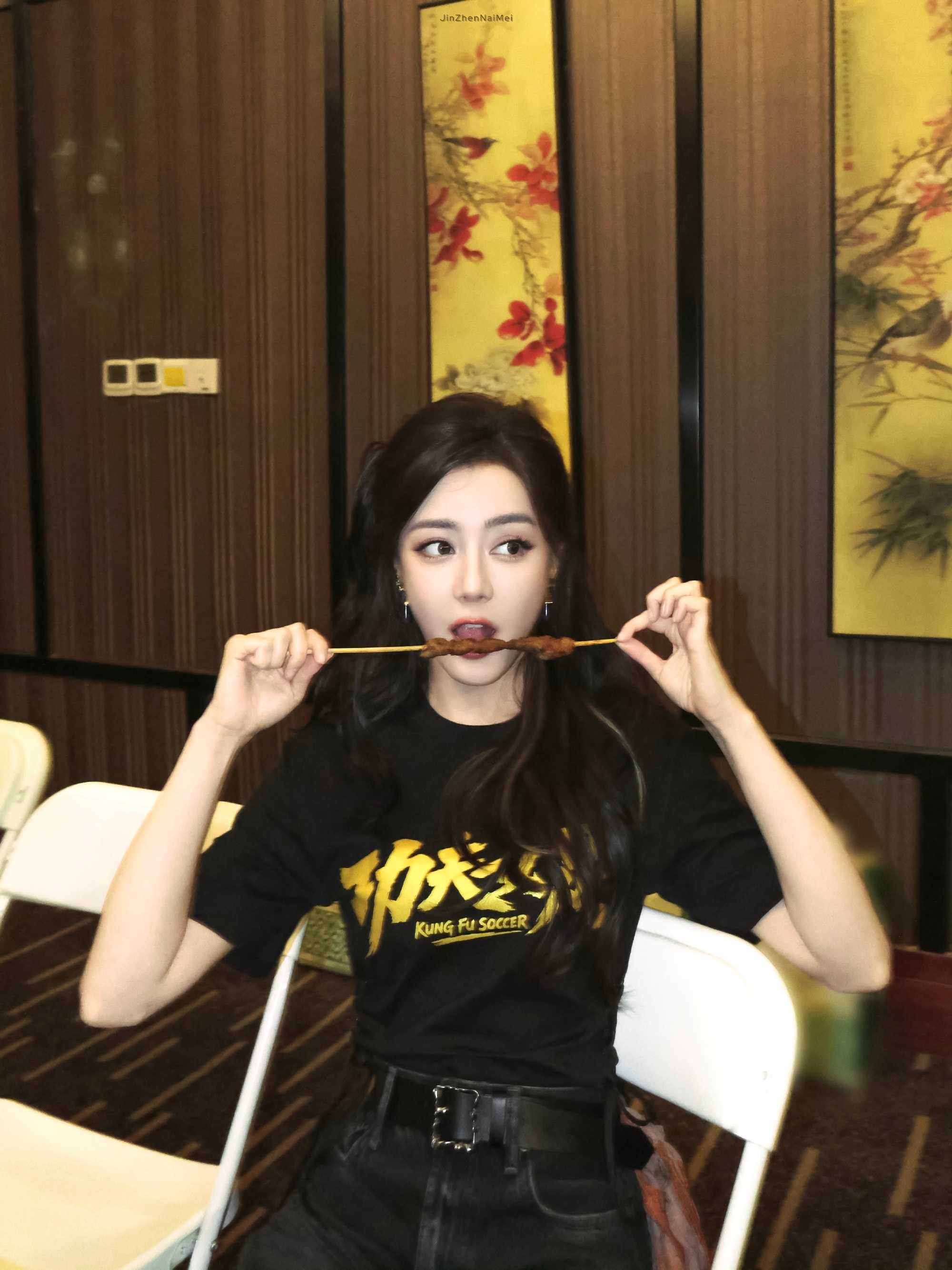 迪丽热巴  dlrb迪丽热巴钰珑 dlrb迪丽热巴功夫女足 “晚风依旧，夕阳绚烂