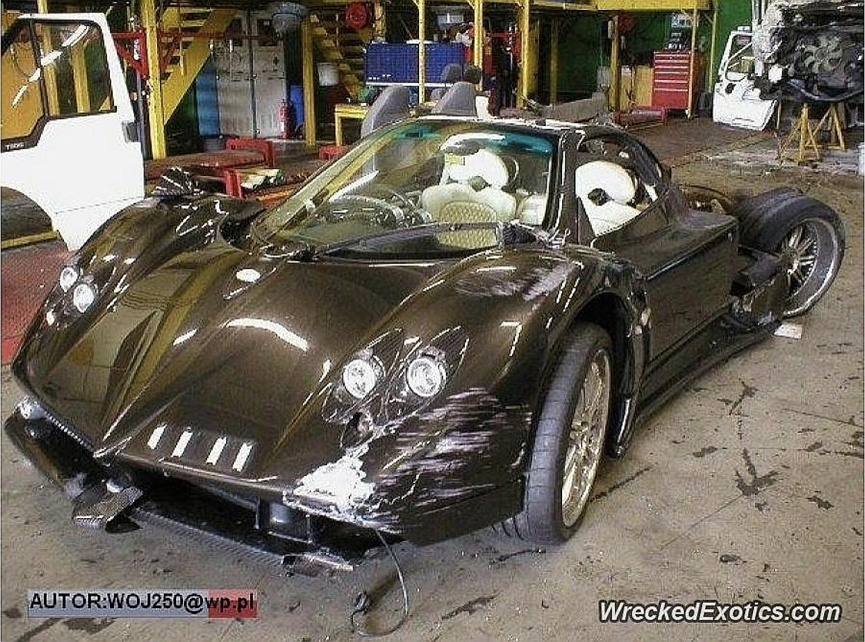 Zonda F Clubsport  2008年12月，76055在波...