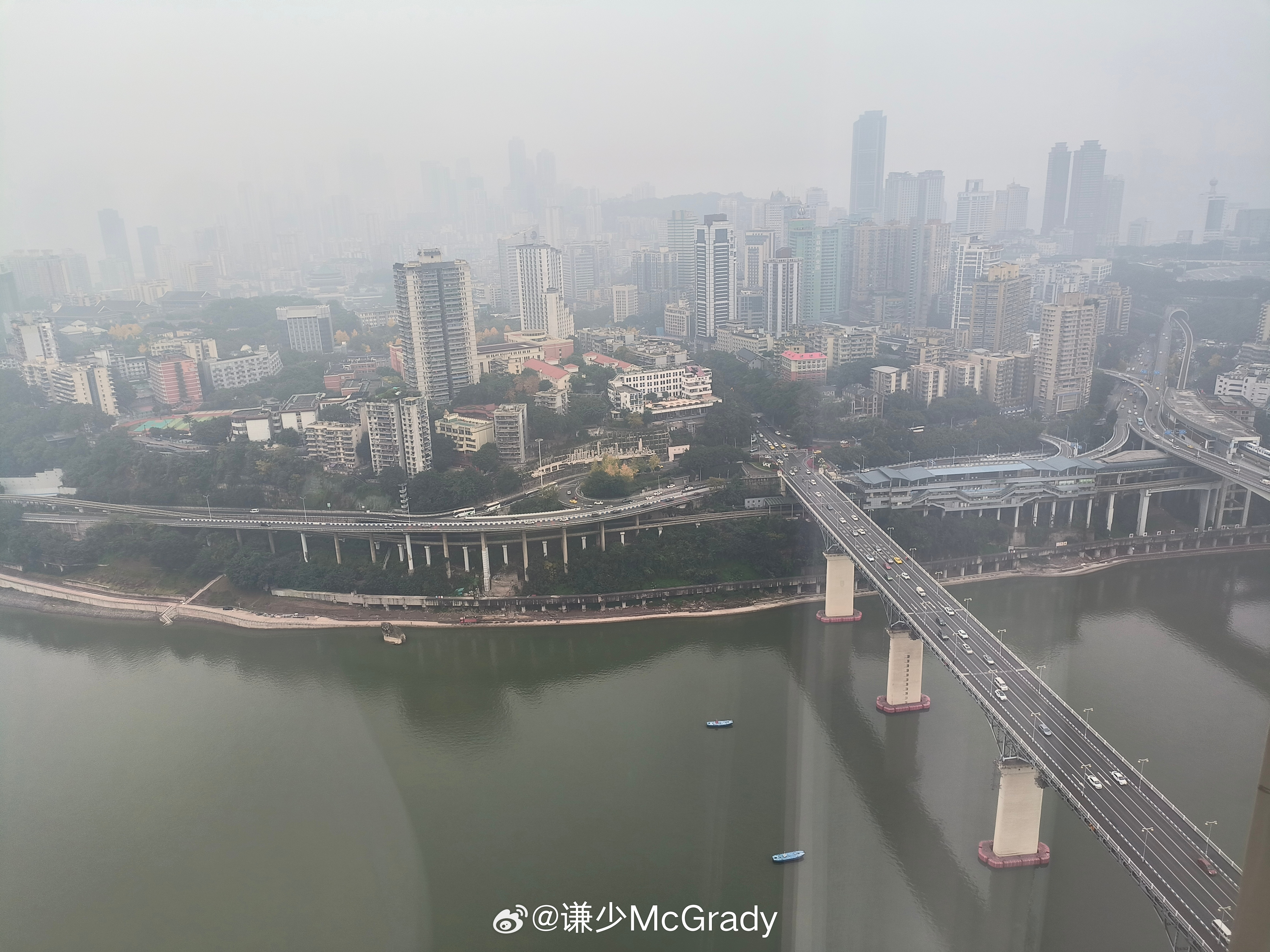 川渝是一个巨大的客厅好吃，好玩，又松弛，谁能不爱呢？ 重庆