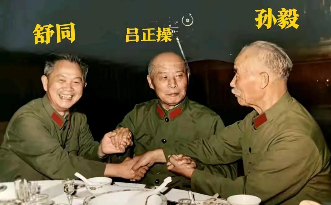 这张照片是上世纪80年代，三位开国元勋舒同、吕正操、孙毅相聚这张照片是上世纪80